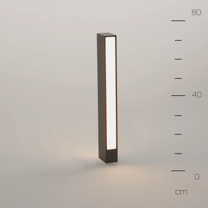 Borne extérieur hof rectangulaire en acier gris avec profil rectangulaire et led blanche version basse