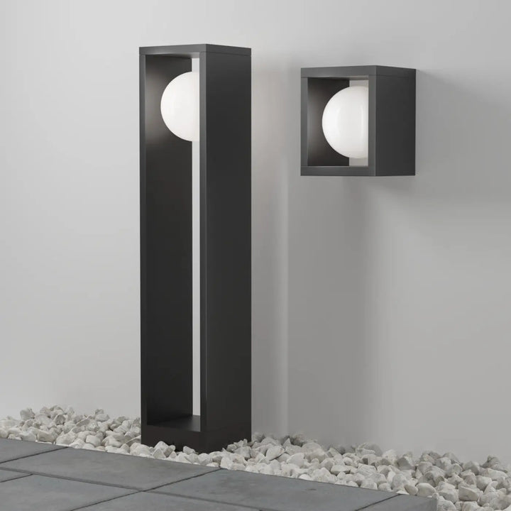 Borne extérieure led slate en acier noir avec design rectangulaire moderne et indice ip65 pour usage extérieur