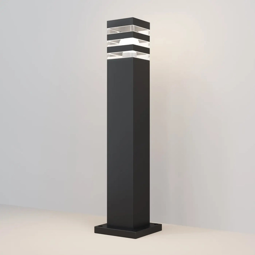 Borne extérieure lindén en acier noir avec diffuseur vitré carré pour éclairage moderne extérieur