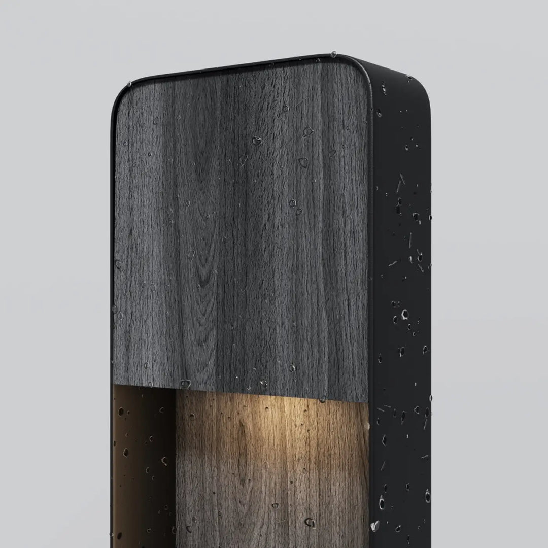 Borne extérieure cadre vertical avec effet bois sombre et lumière chaleureuse émanant de la partie inférieure