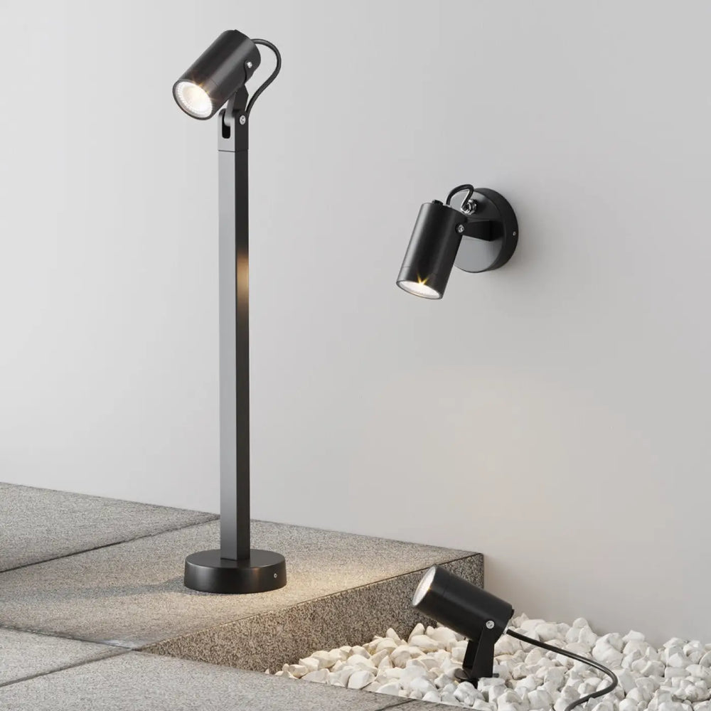 Borne extérieure scope orientable en acier noir avec spots ajustables en montage sol, mur et terrain indice ip65