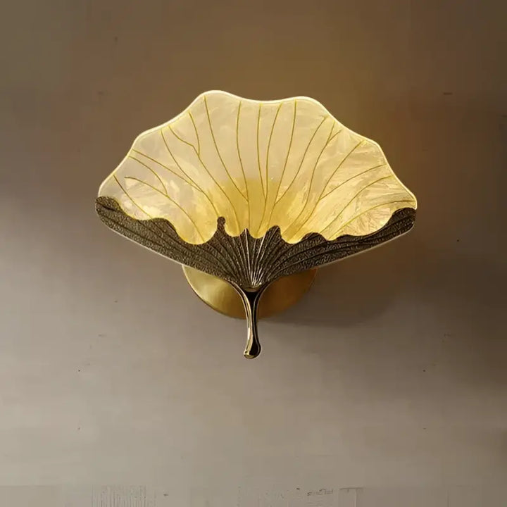 Applique murale moderne en forme de feuille dorée élégance