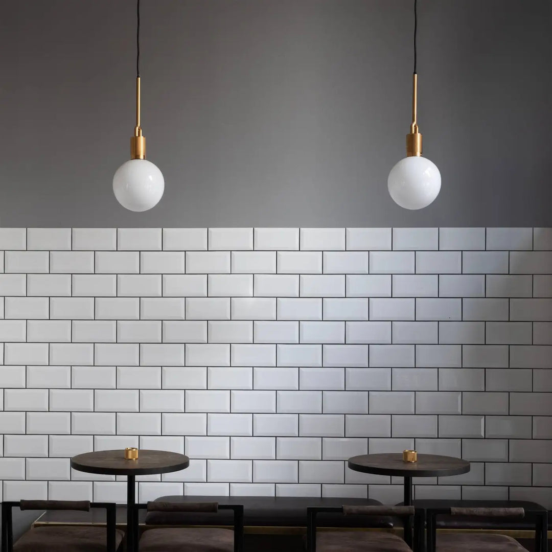 Globe Forked Medium dans un intérieur #couleur_blanc