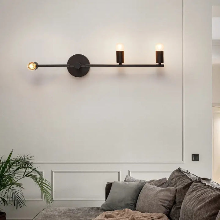 Grande Applique Murale Avec Trois Boules Blanches Design Élégant