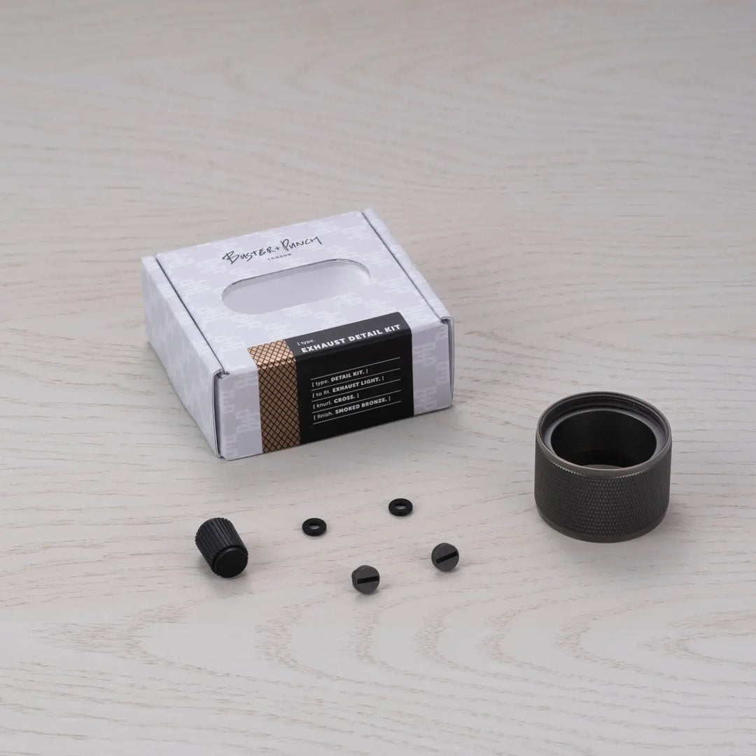 Kit de détails Exhaust à gravure quadrillée finition bronze fumé #couleur_gris