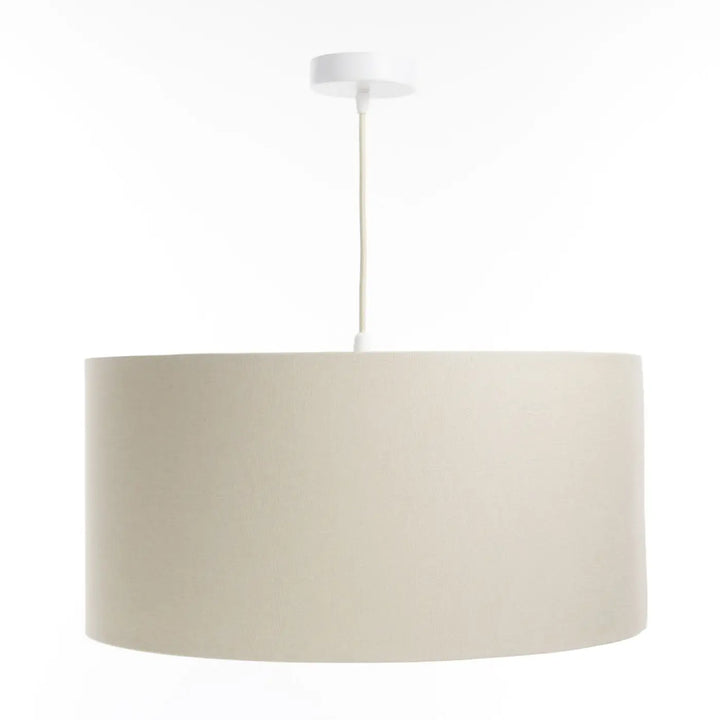 Suspension luminaire en tissu crème avec montage plafond blanc idéale pour décoration intérieure élégante boho