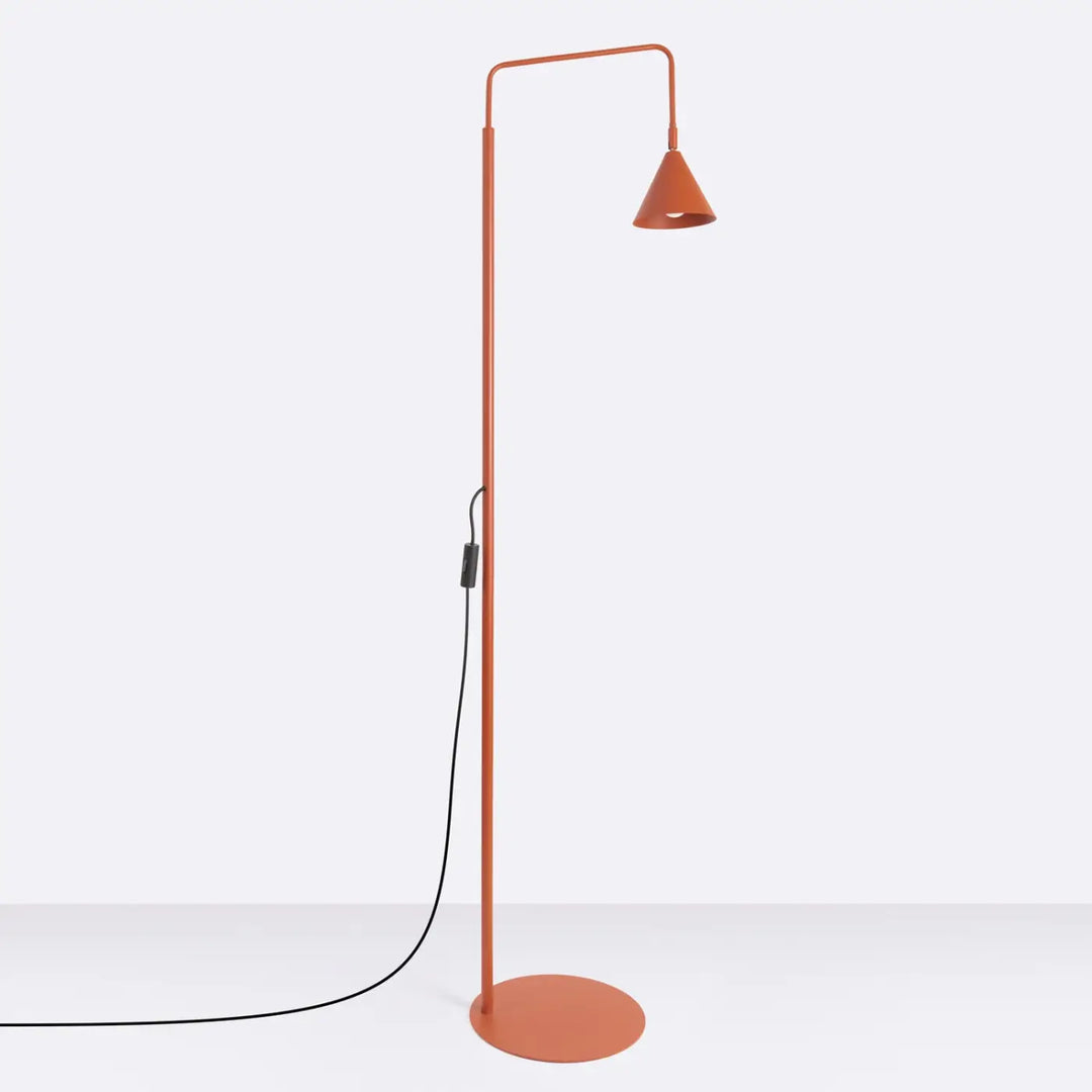 Lampadaire ocre rouge éteint