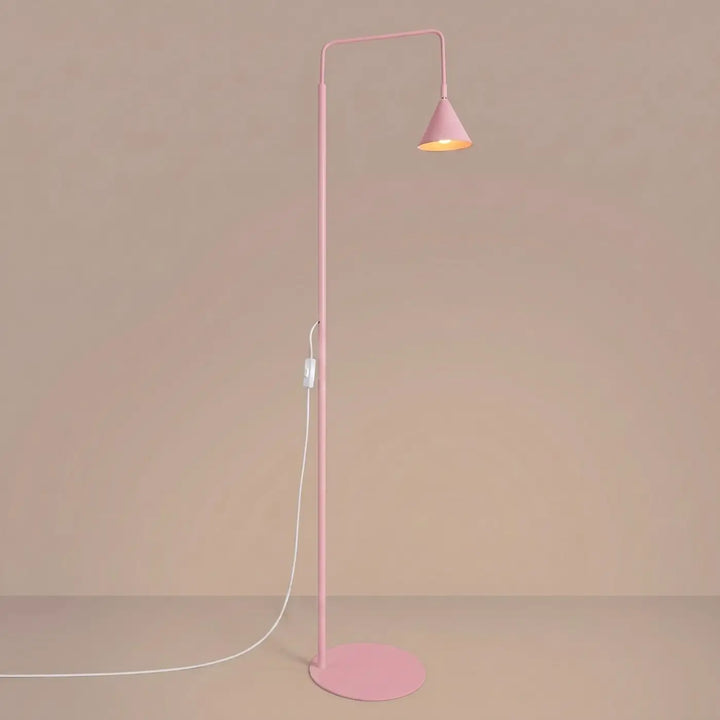 Lampadaire rose allumé