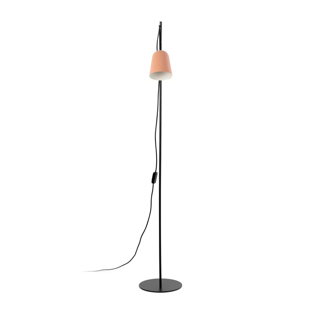 Détail du lampadaire Studio rose