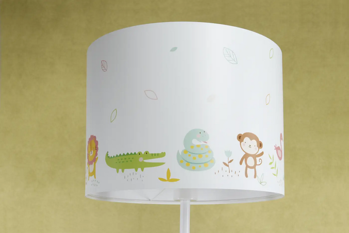 Lampadaire blanc enfant avec abat-jour cylindrique orné d’animaux colorés en pastel pour chambre enfant