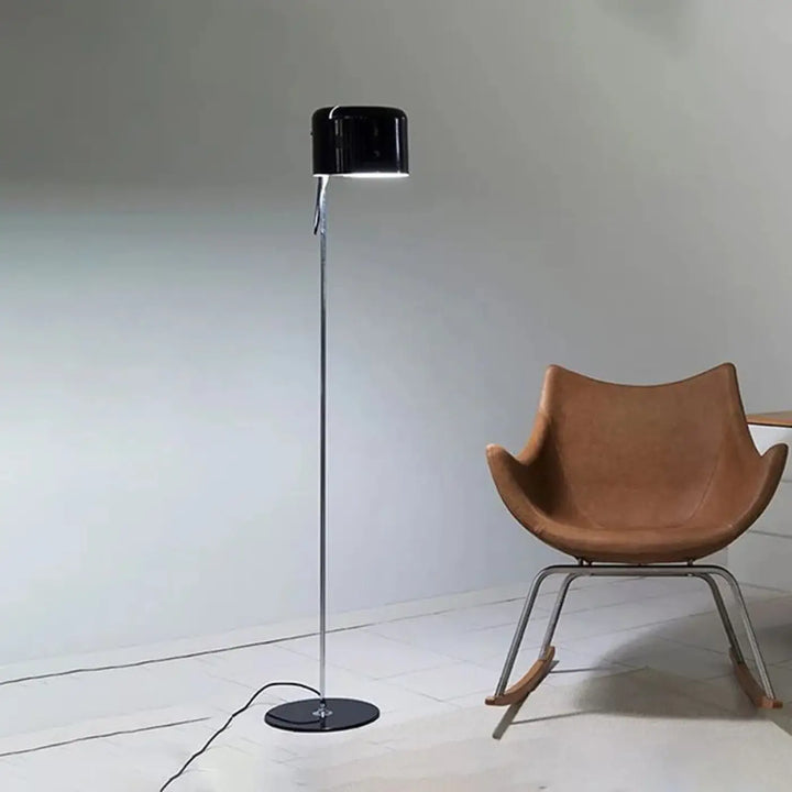 Lampadaire zelto noir cylindrique avec pied et pied en chrome élégant pour éclairage intérieur moderne
