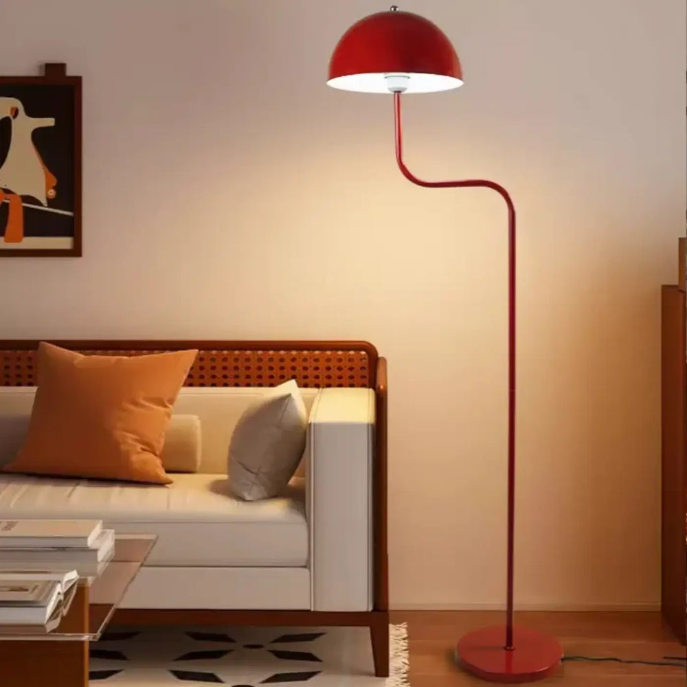 Lampadaire sairam rouge design contemporain avec abat-jour dôme et pied en métal courbé pour décoration colorée