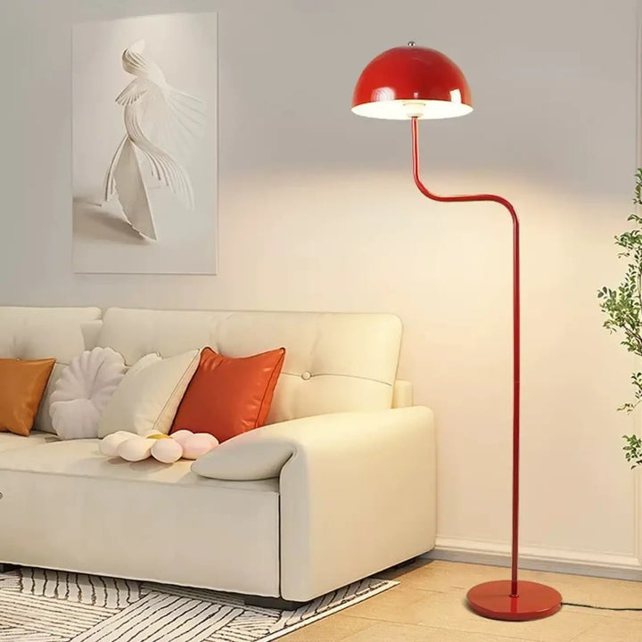 Lampadaire svelto rouge vif avec abat-jour en dôme et tige métallique incurvée design et moderne