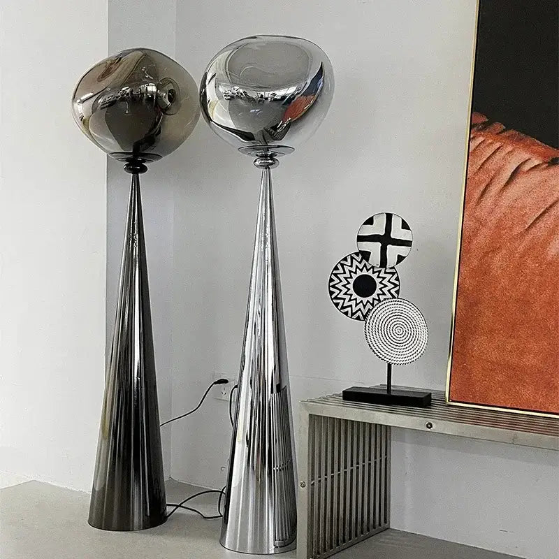 Lampadaire design en verre fumé ambré et chrome moderne