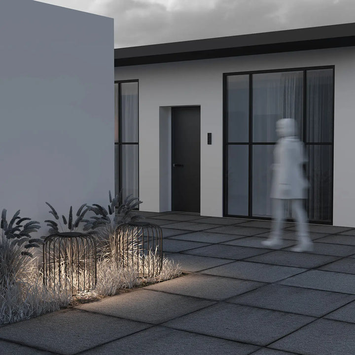 Lampadaire extérieur led ajouré avec fil d’acier noir en métal et lumière intérieure chaude pour jardin