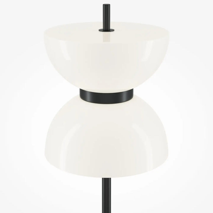 Lampadaire kyoto globe en verre blanc avec accents metal noir et base effet marbre pour un design moderne et minimaliste