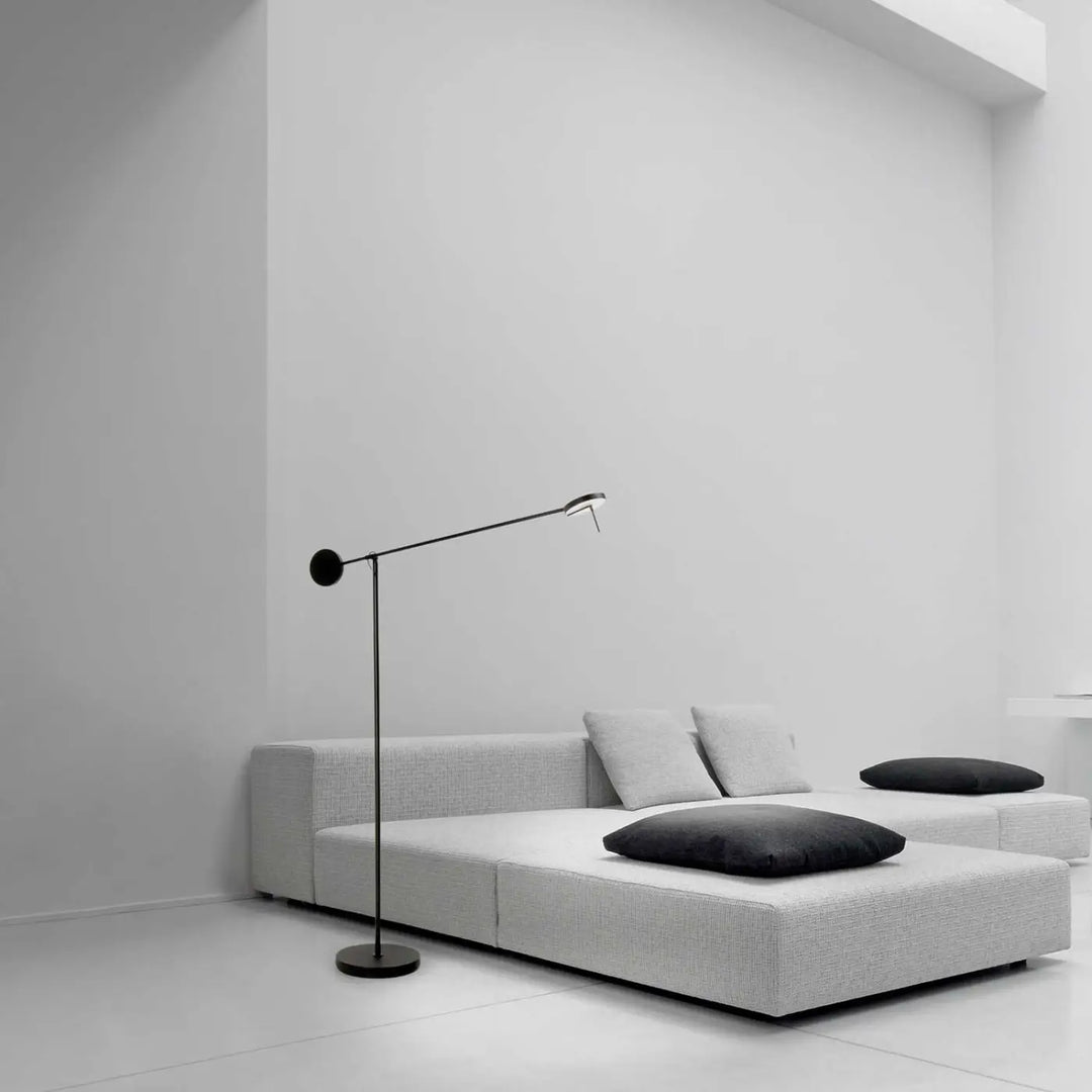 Lampadaire Invisible noir dans un intérieur