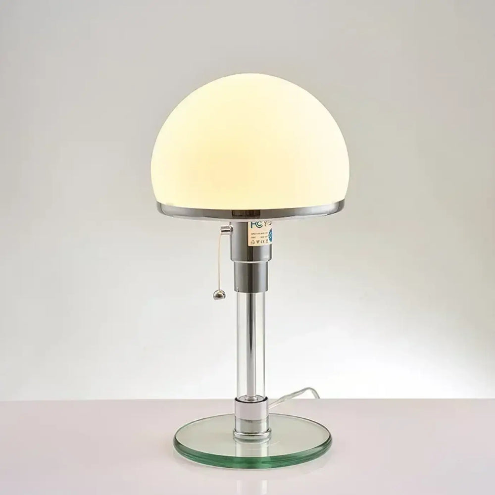 Lampe de chevet verrila chrome avec abat-jour en verre opalin dépoli et base circulaire en verre clair pour chambre à coucher