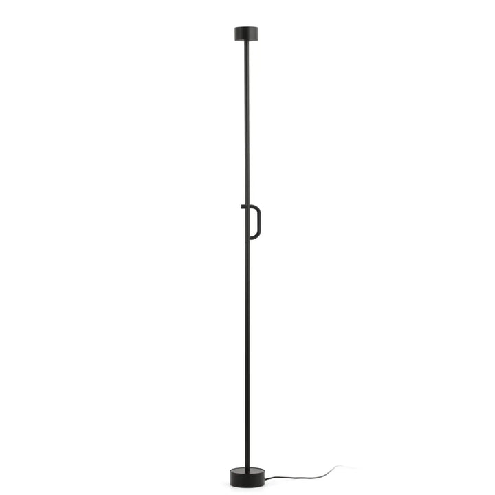 Lampadaire Staff noir de Faro Barcelona