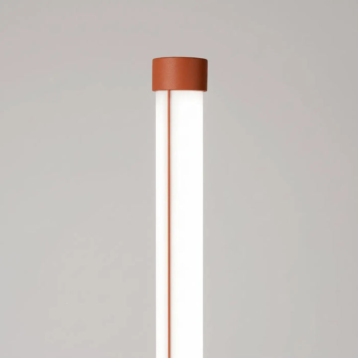 Lampadaire TRANG ocre rouge détail du sommet du tube