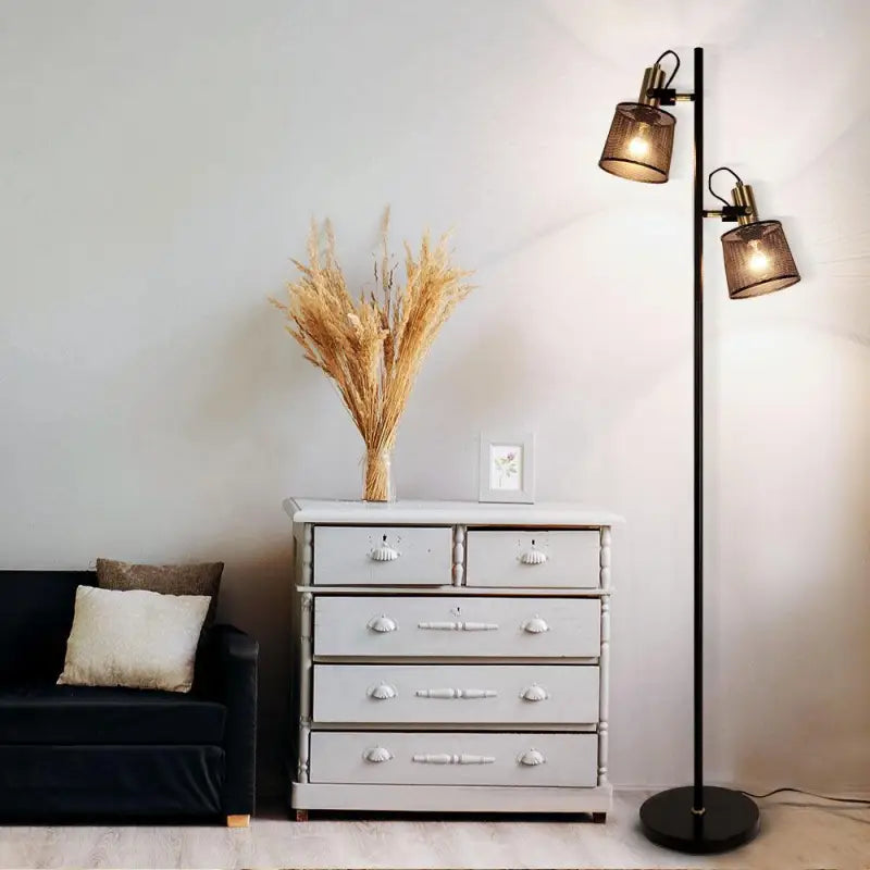 Lampadaire Noir Design avec Structure Cylindrique Inclinée