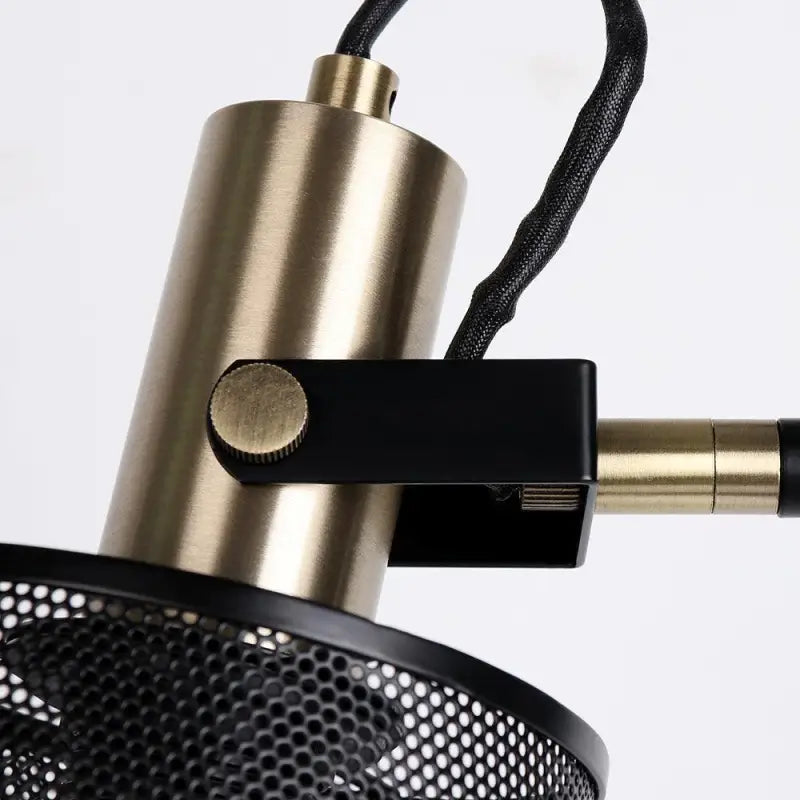 Lampadaire Noir Design avec Structure Cylindrique Inclinée