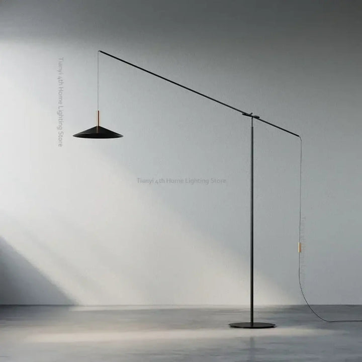 Lampadaire noir au design minimaliste et vintage