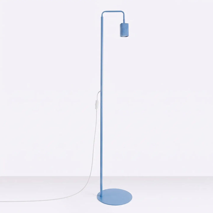 Lampadaire Rayo bleu azur à spot rainuré, éteint
