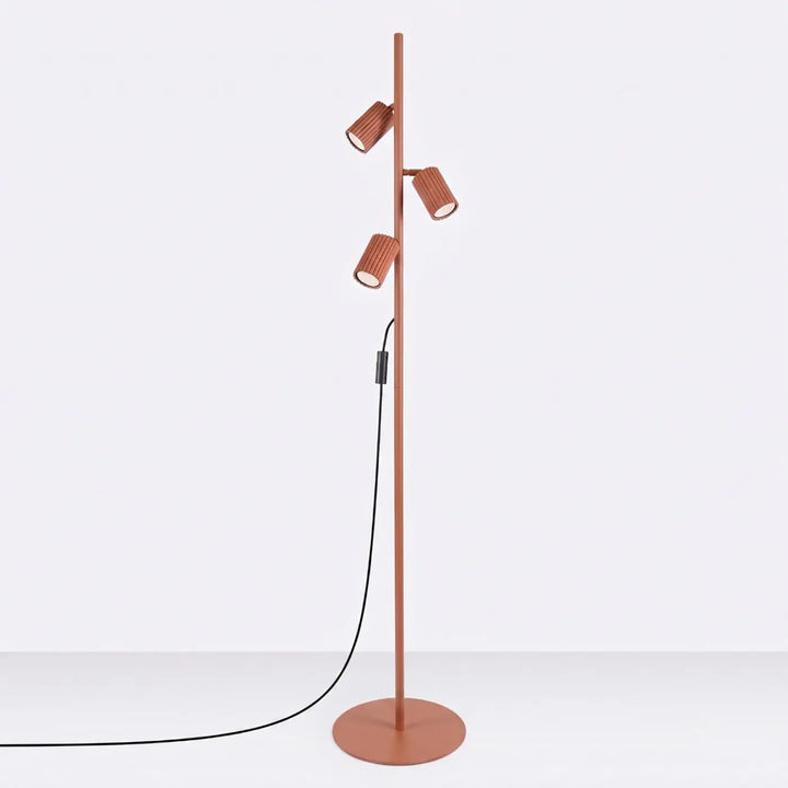 Lampadaire ocre rouge éteint