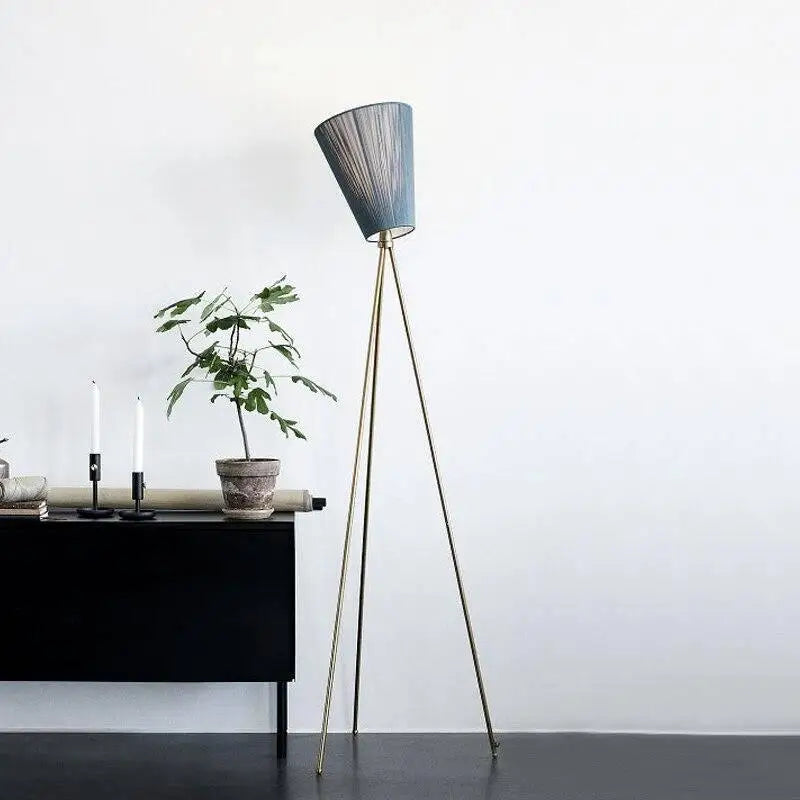 Lampadaire Style Scandinave Avec Abat-Jour Inclinable