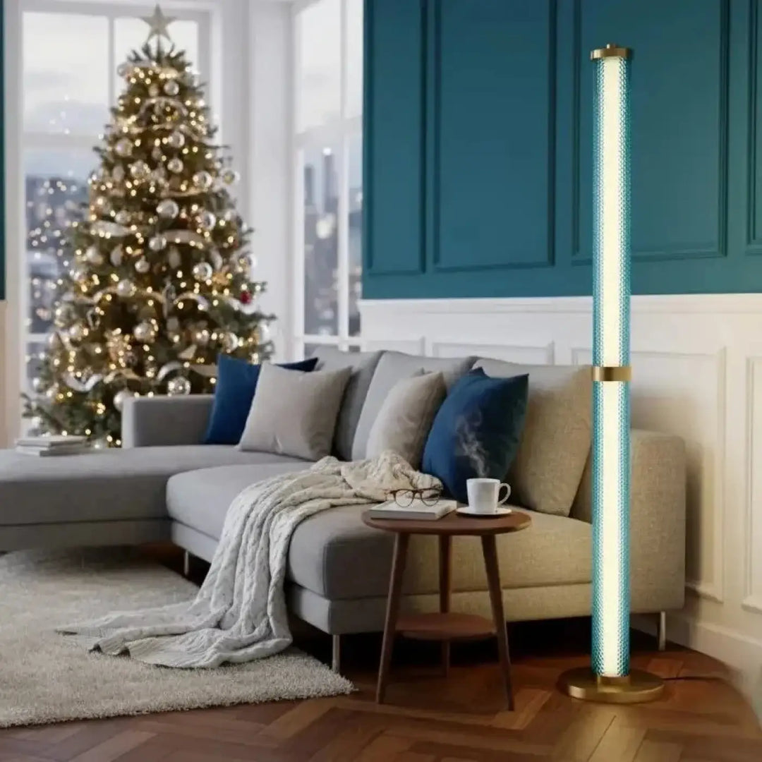 Lampadaire tiffany avec bande led verticale lumineuse et accents métalliques dorés élégant pour intérieur moderne rose spinelle
