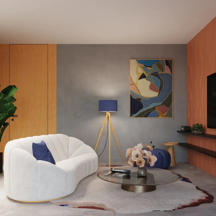 Lampadaire bleu marine/bois naturel dans un intérieur contemporain