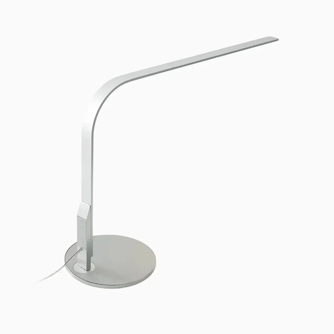 Lampe de chevet lim 360 lampe métallique argentée avec socle argent et design incurvé minimaliste style pablo designs baguette lumineuse