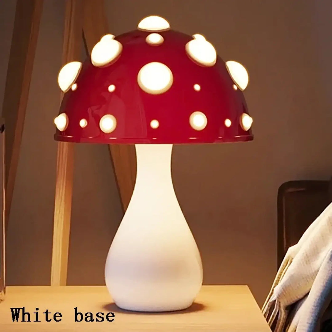 Lampe de chevet champignon rouge à pois blancs avec finition lisse et brillante sur le capuchon mocha