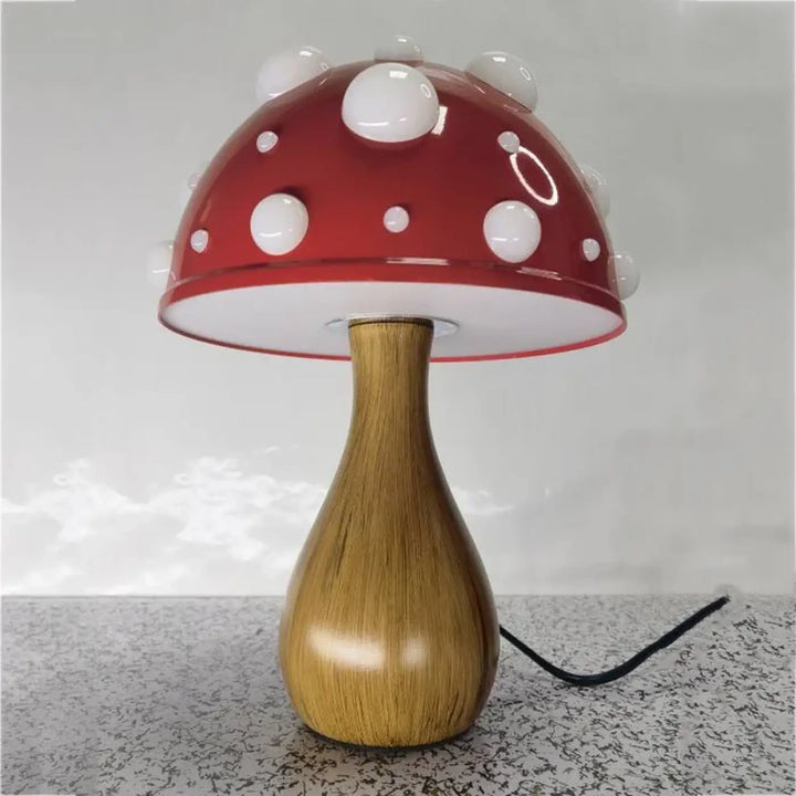 Lampe de chevet champignon à pois rouges avec pois blancs et base en bois par moushirou