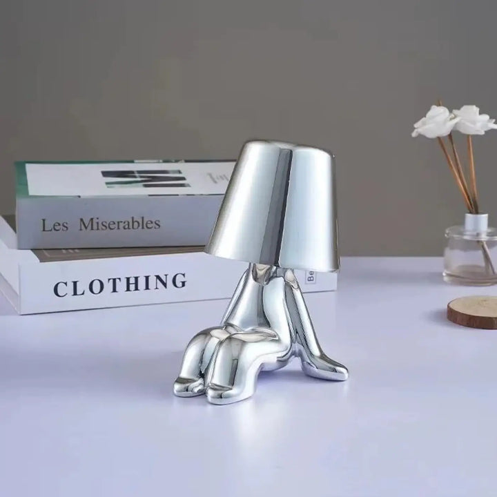 Lampe de chevet buddy effet métallisé en métal argenté avec design minimaliste pour décoration intérieure chevet décorative