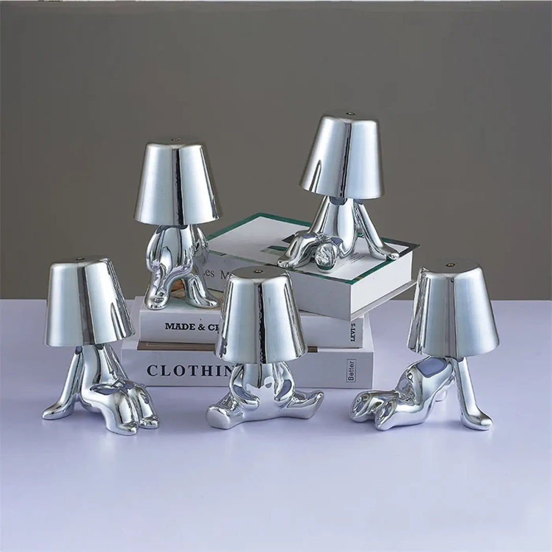 Lampe de chevet buddy en figurines métalliques argentées avec effet métallisé pour décoration intérieure chevet décorative