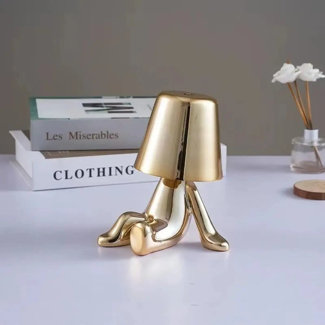 Lampe de chevet buddy figurine métallique dorée avec abat-jour effet métallisé pour décoration intérieure chevet décorative