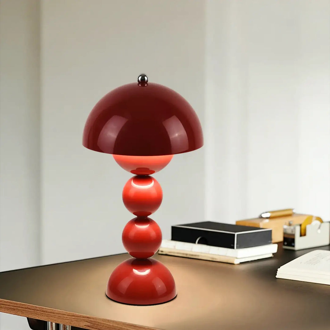 Lampe de table velvety rouge laqué chevet design rétro chic avec segments sphériques et finial métallique