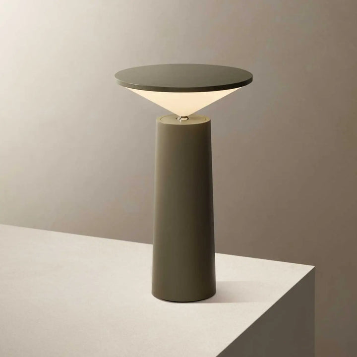 Lampe de chevet cocktail olive verte cylindre moderne avec tête orientable et variation tactile lumineuse élégante