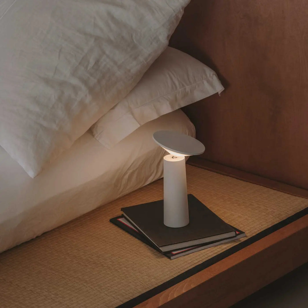 Lampe sans fil Cocktail blanche dans un intérieur #couleur_blanc