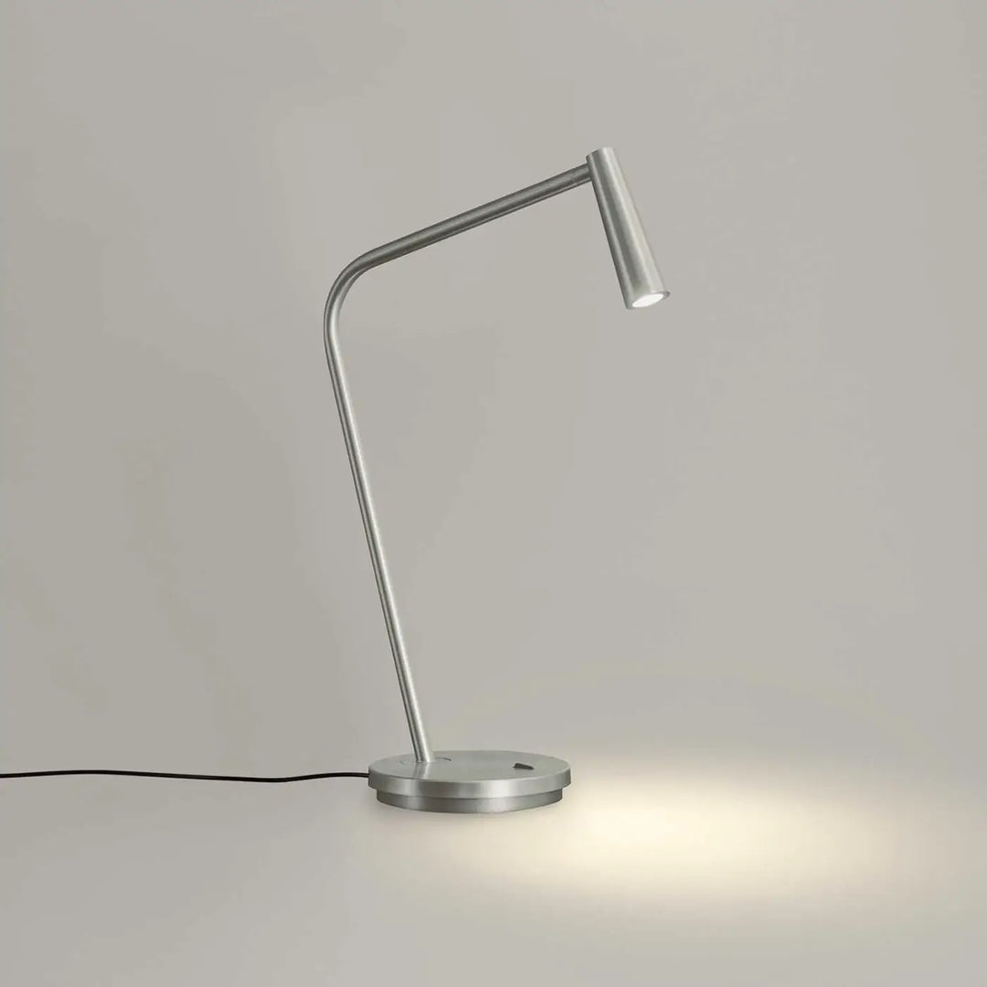 Vue de la lampe de chevet Gamma en nickel satiné #couleur_argent
