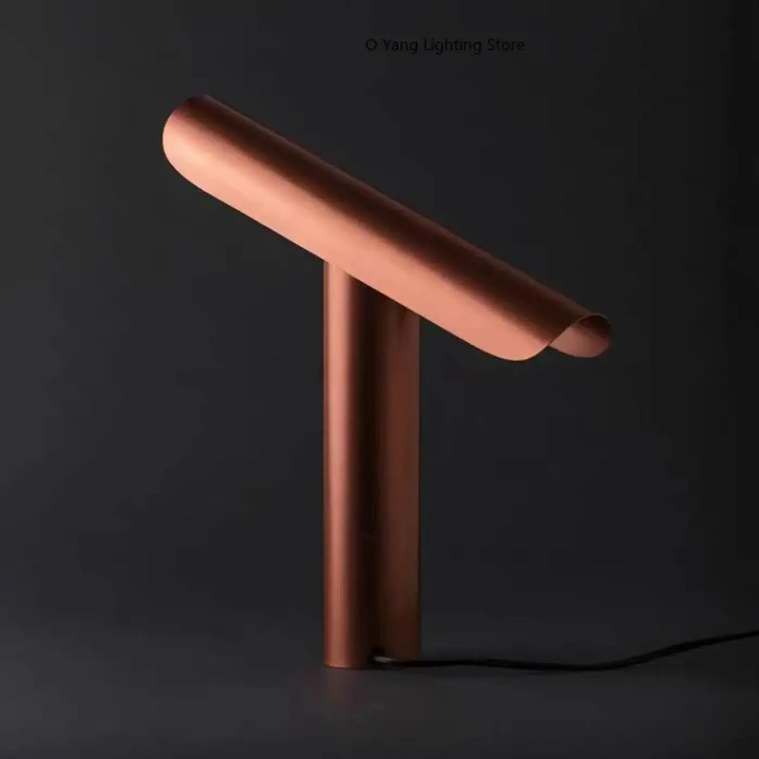 Lampe de chevet izo lampe de table minimaliste couleur cuivre en design cylindrique lisse et finition polie
