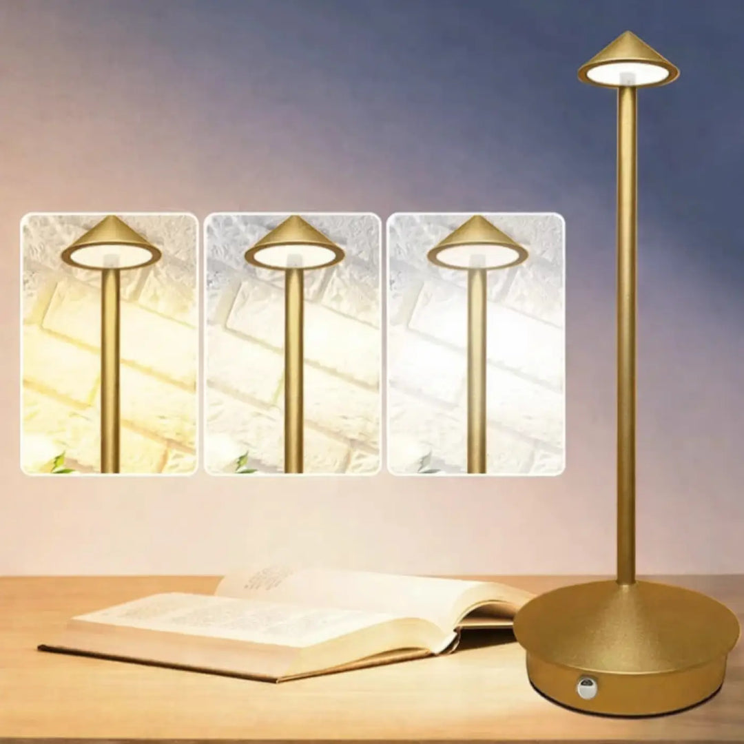 Lampe de chevet selenia de style moderne avec abat-jour conique doré et tige élancée pour une chevet élégante