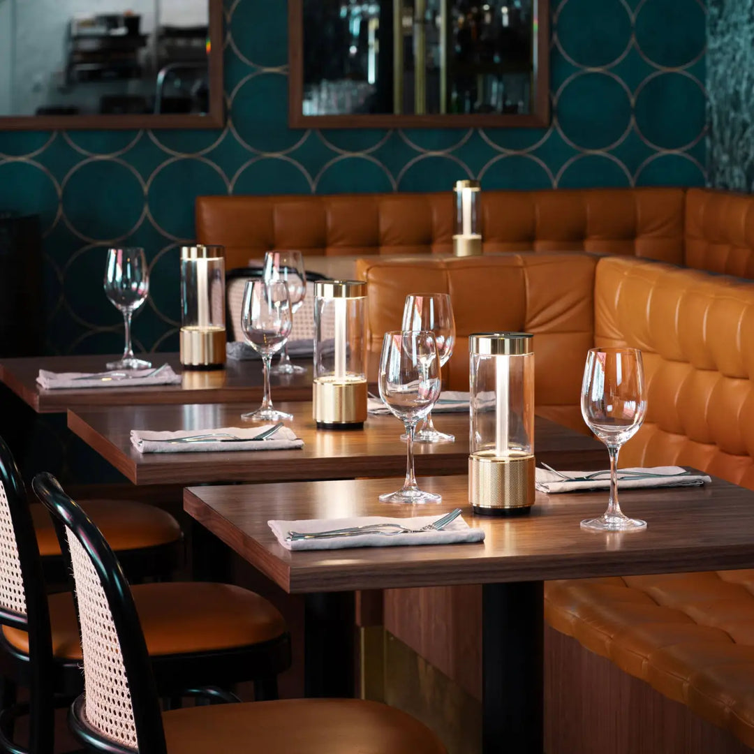 Lampe de chevet Takeout de Buster + Punch #couleur_dor