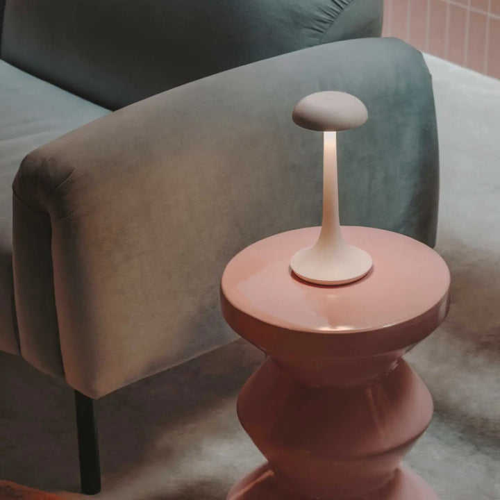 Lampe de chevet Portobello blanche dans un intérieur #couleur_blanc