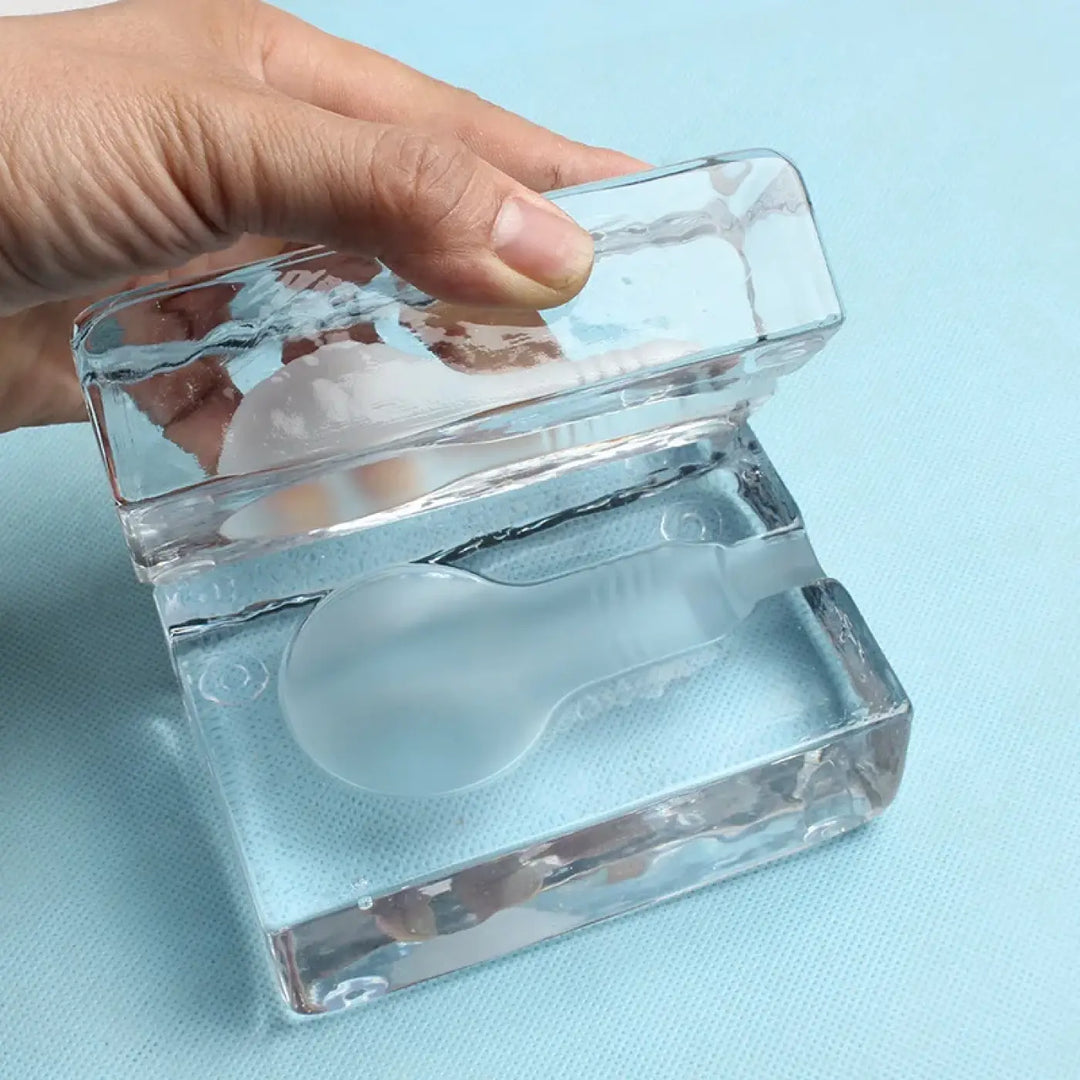 Lampe de chevet integria en verre transparent avec interieur givré et design gravé pour un refuge élégant plus qu’un luminaire