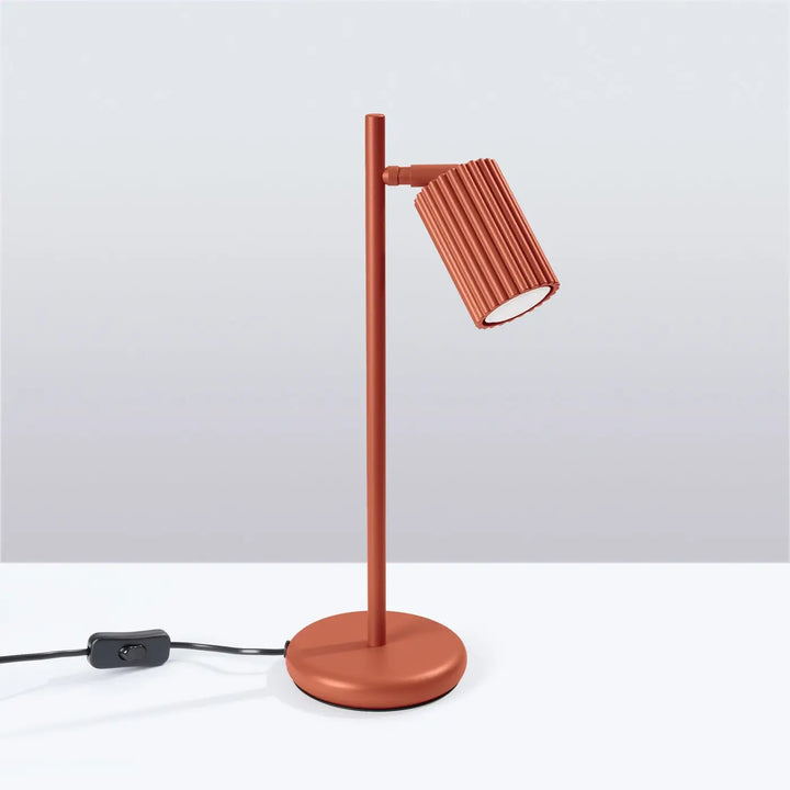 Lampe a poser Karbon rouge ocre en cuivre avec abat-jour cannelé cylindrique style minimalisme et ampoules gu10 interchangeables