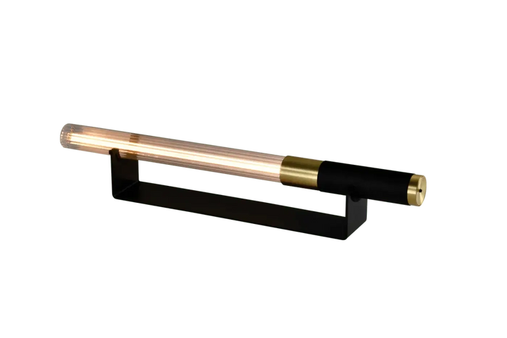 Lampe de chevet hélios avec un objet lumineux moderne en verre ambré translucide et accents en laiton poli