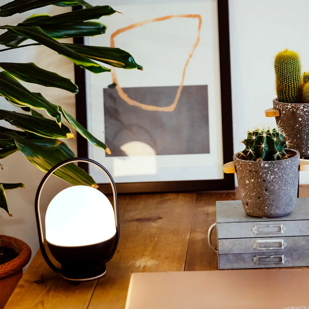 Lampe portable Take Away de Faro Barcelona en situation
